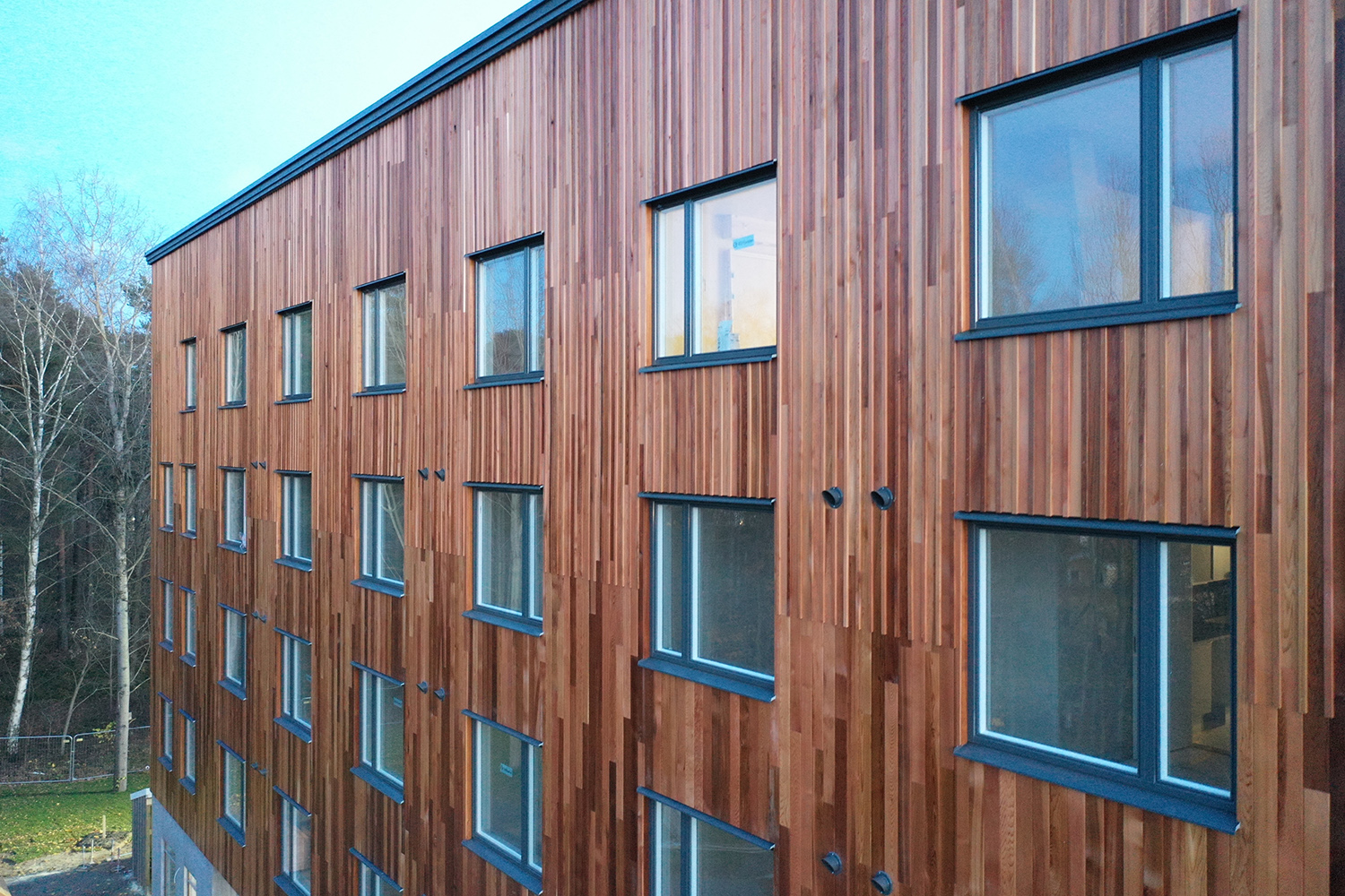Ny Sifoundersökning: Svenskarna vill att fler bostäder byggs i trä